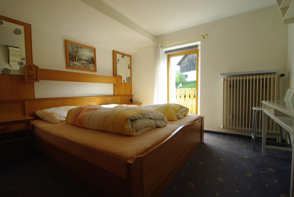 Hotel Gasthof Schönblick Russbach am Pass Gschütt Exterior foto